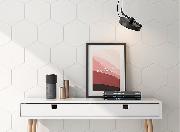 SOLID WHITE 25.8X29 STD بورسلان اسباني سداسي